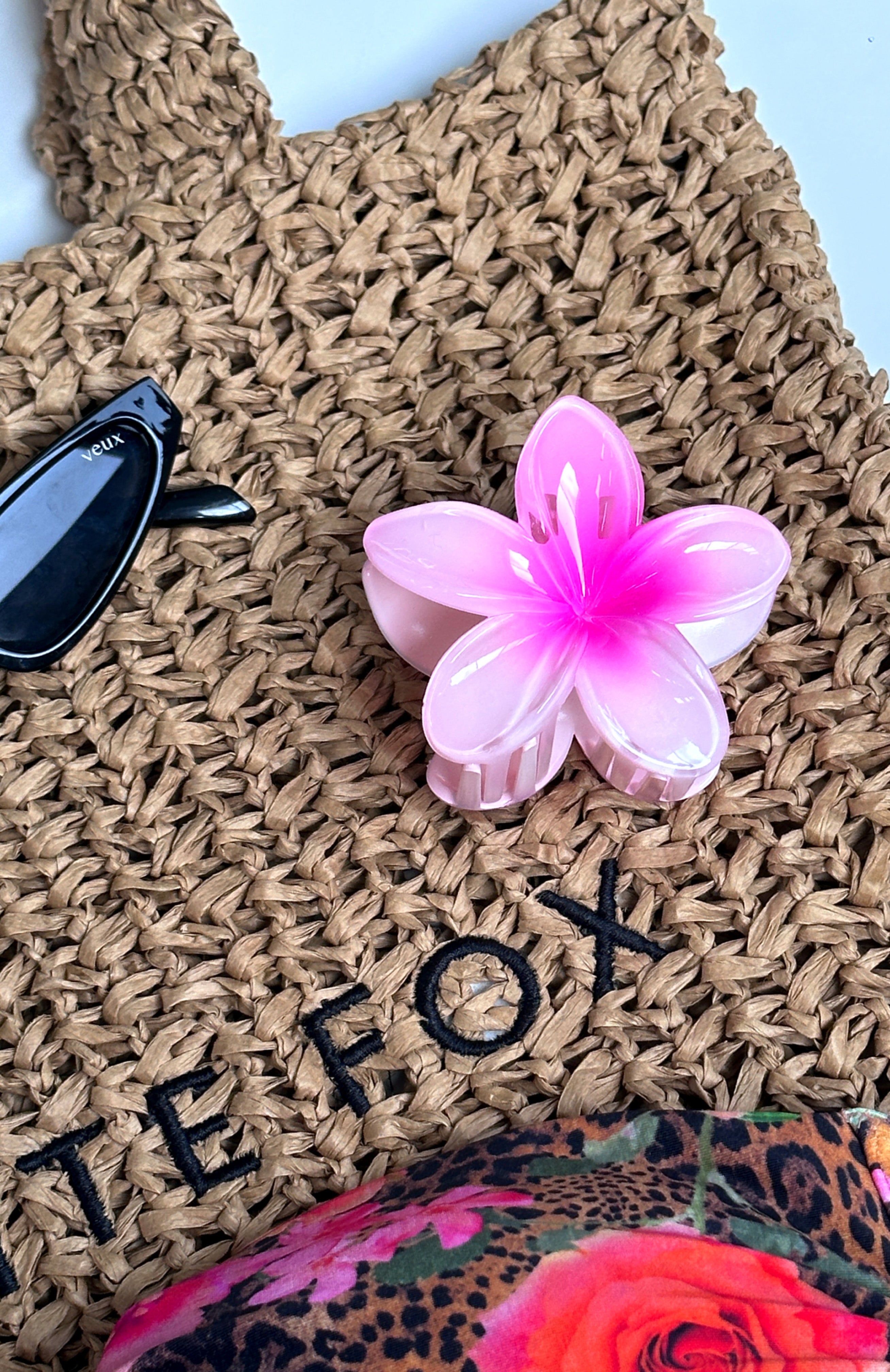 Floral Charm Hair Clip Pink - Image 3