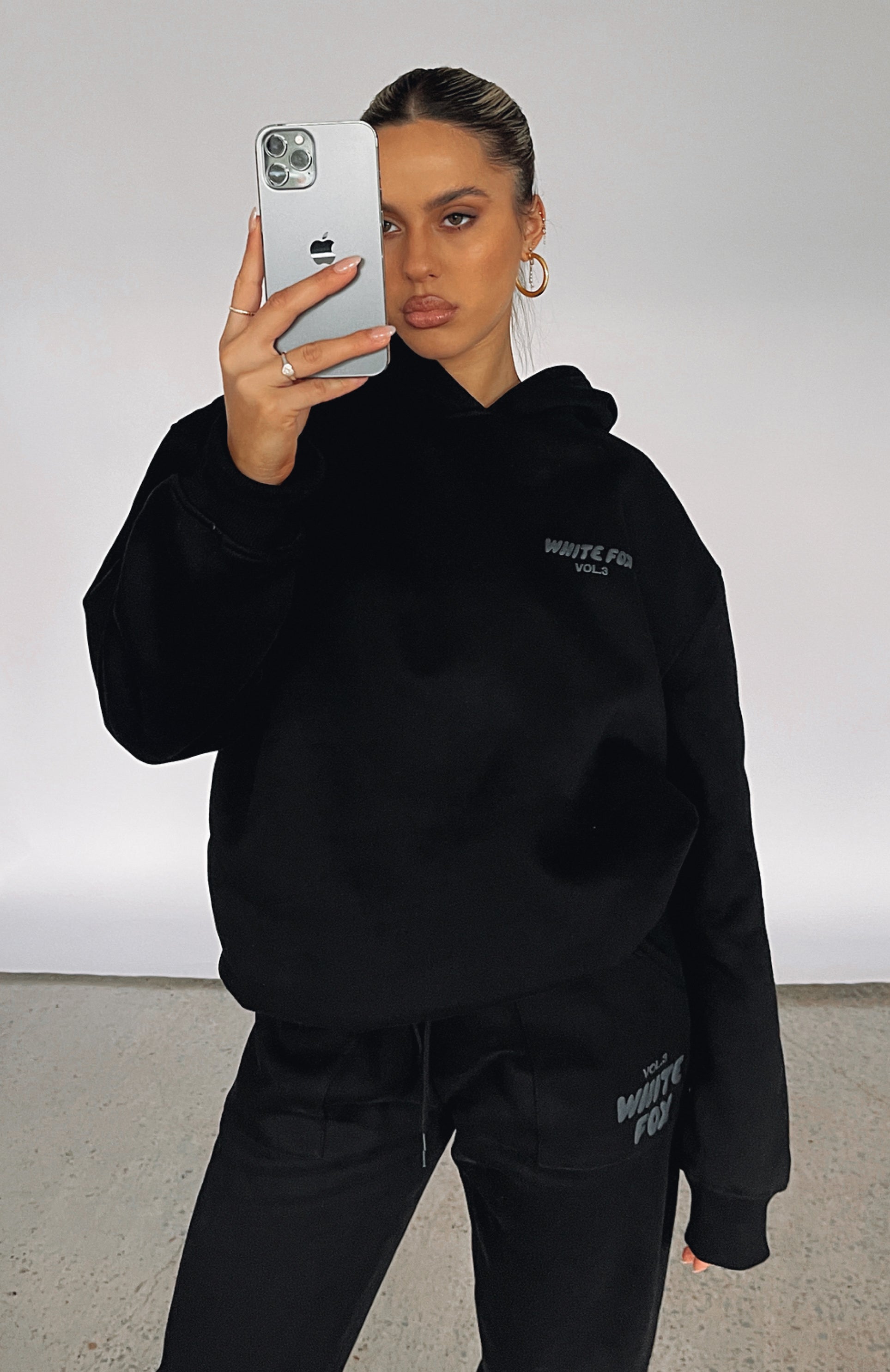 Offstage Hoodie Onyx - Image 6