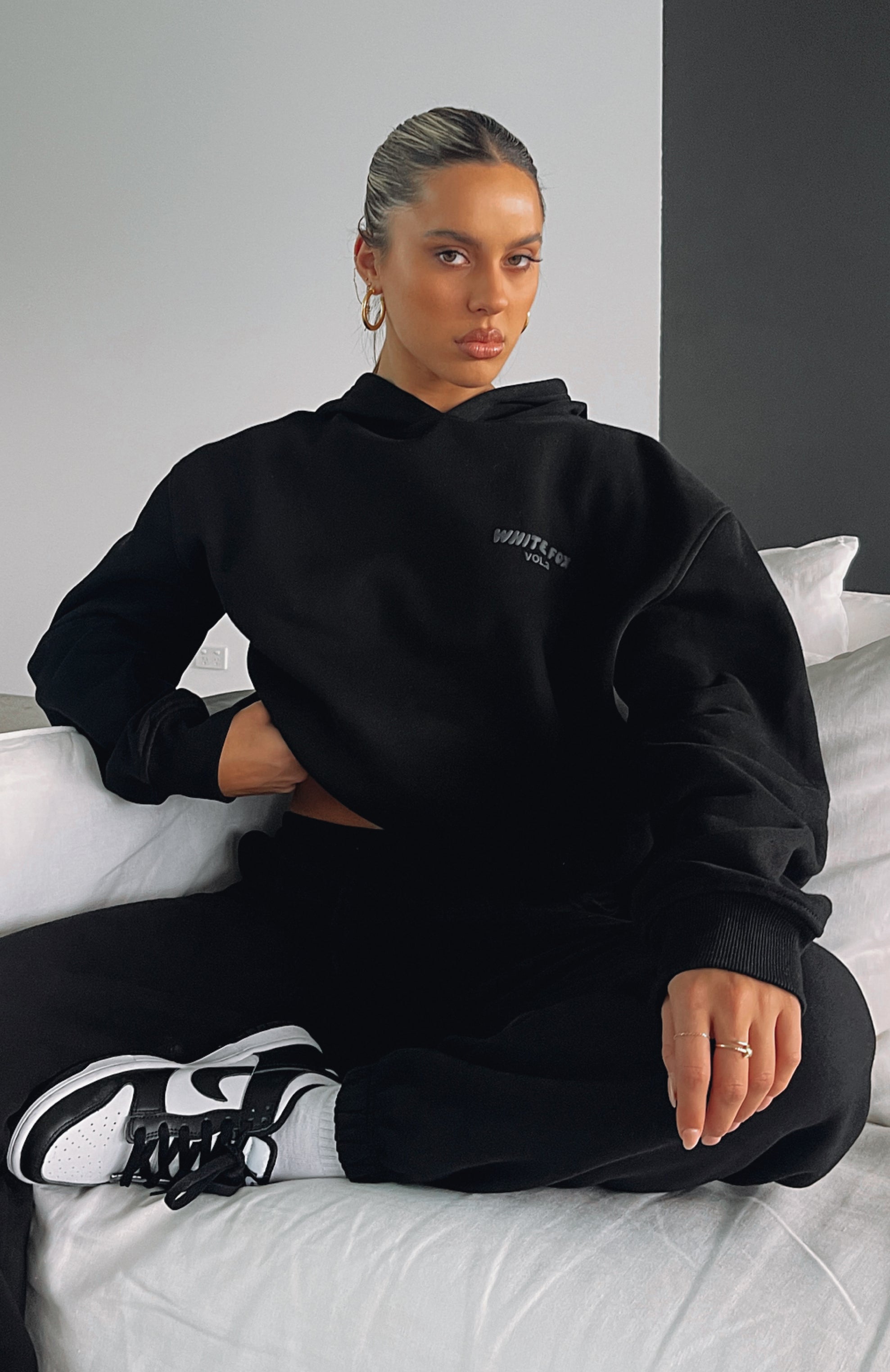 Offstage Hoodie Onyx - Image 7