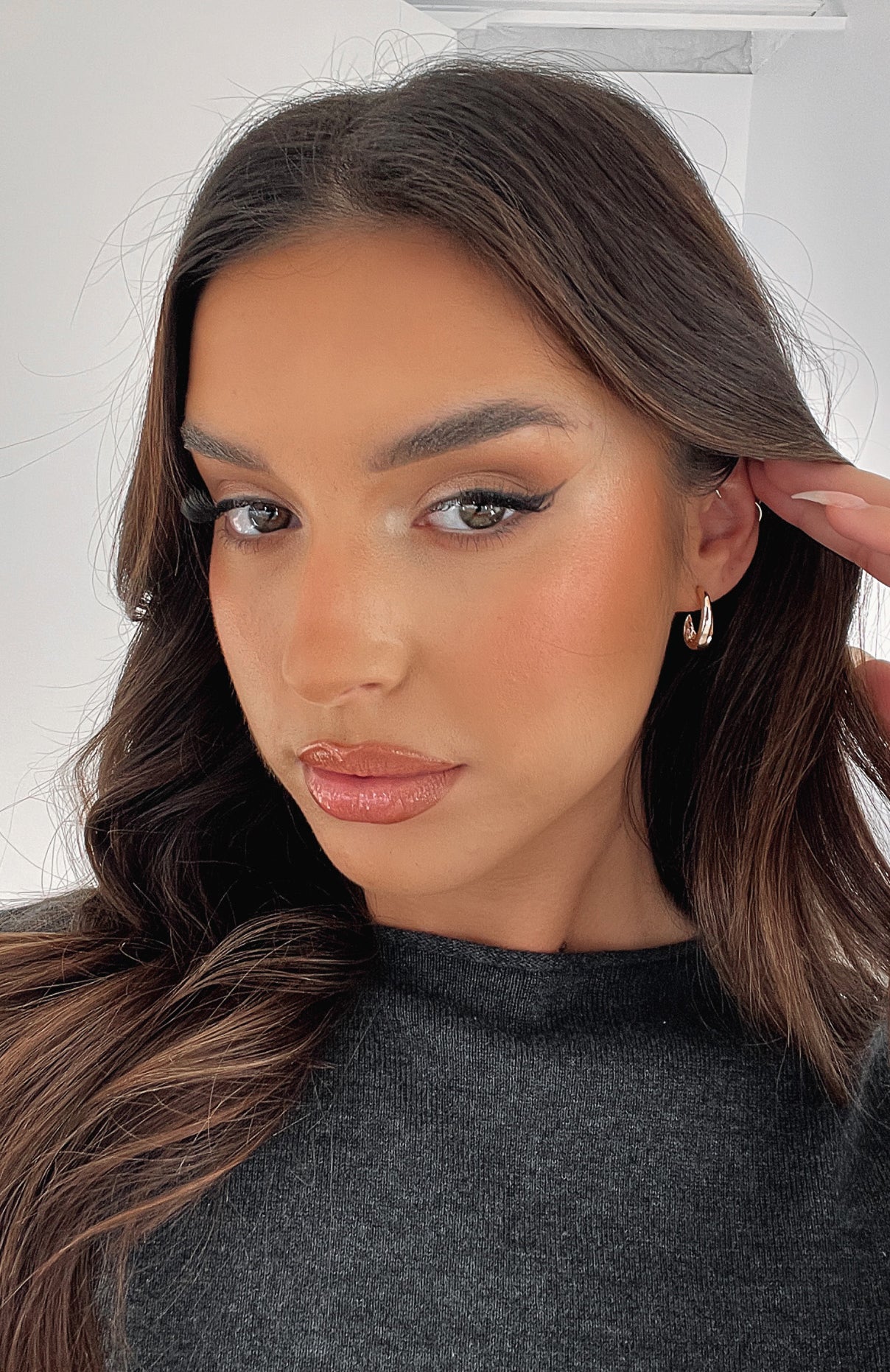 Sloane Earrings Gold - Image 3