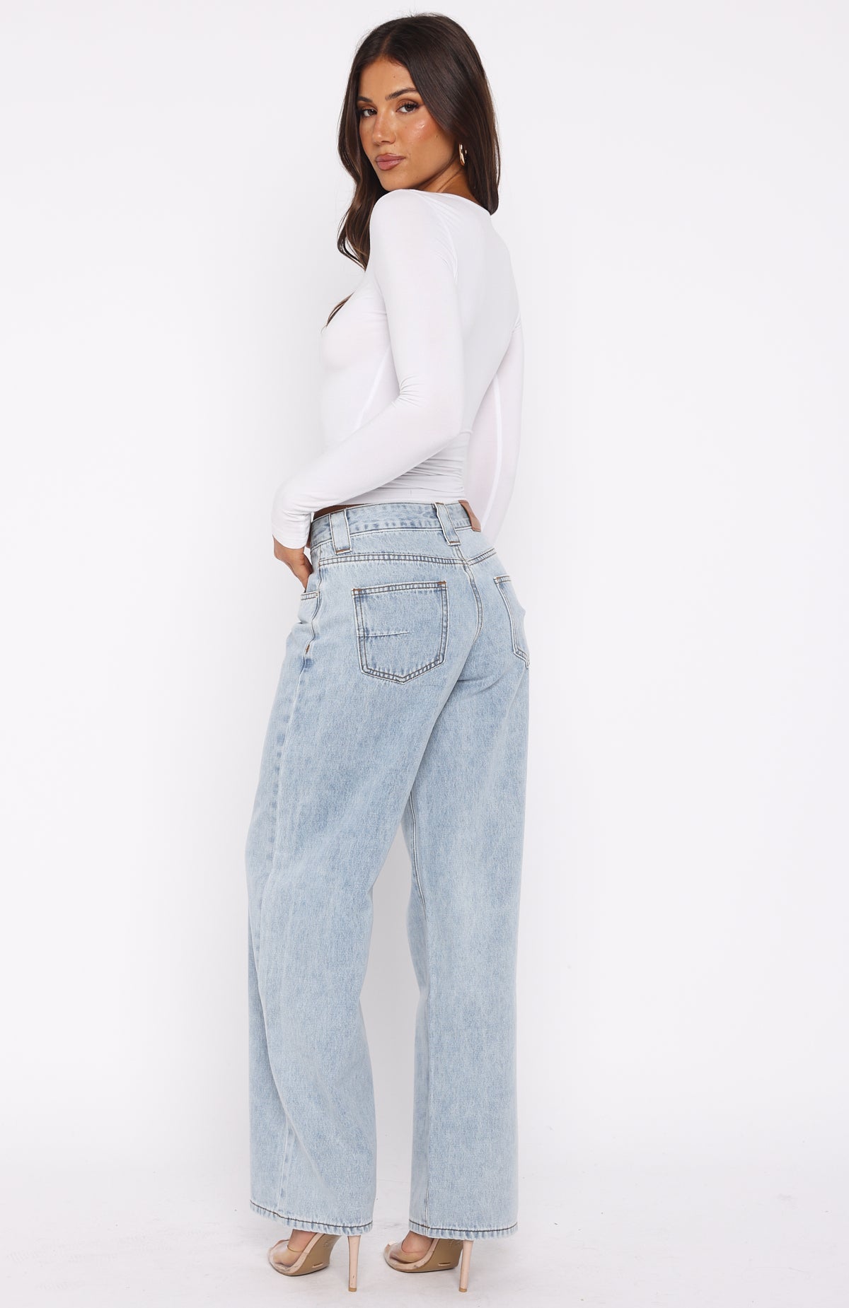 Clarissa Low Rise Wide Leg Jeans Mid Blue - Image 4