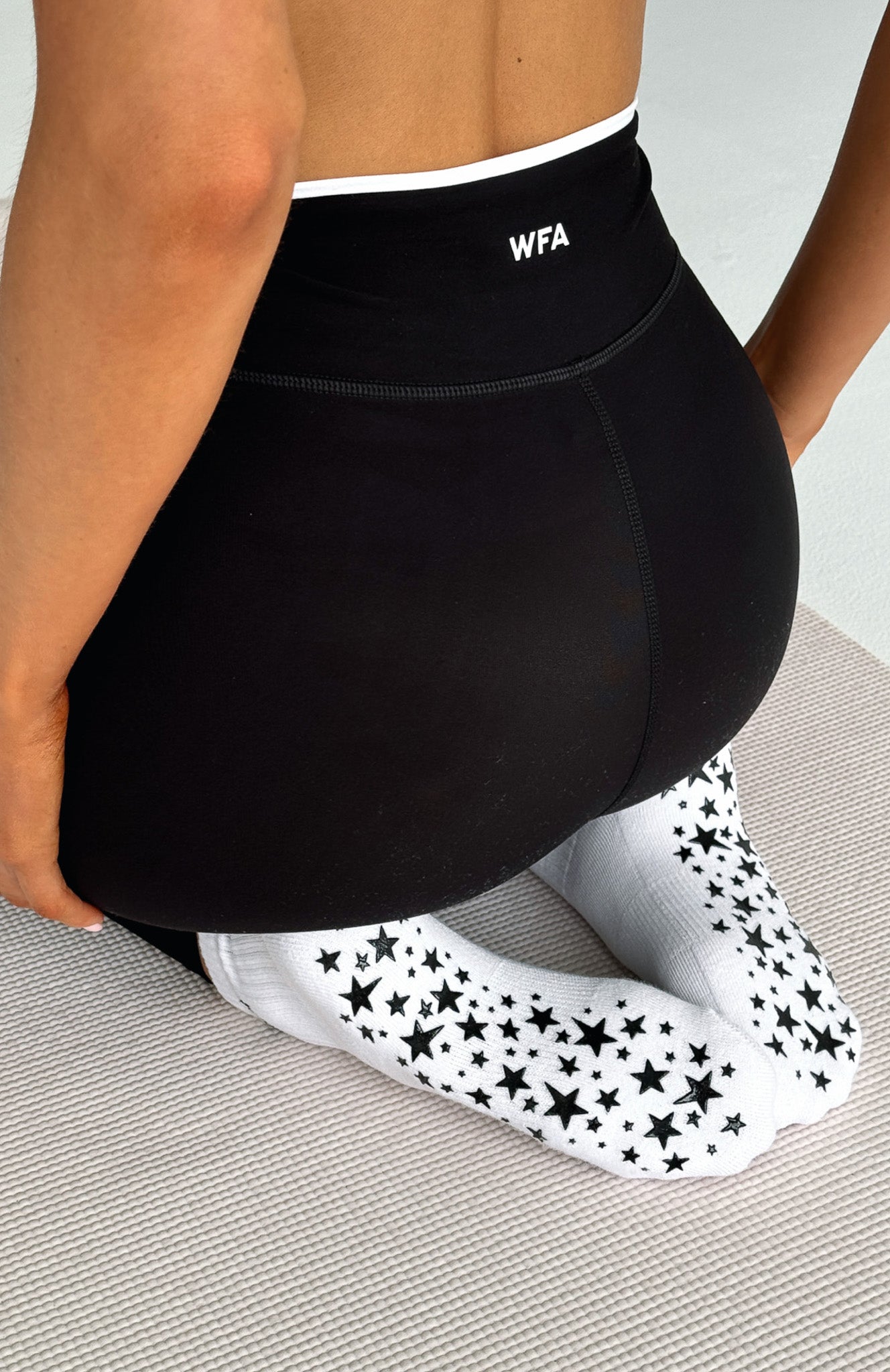 No Slowing Down Grip Socks White/Black - Image 4