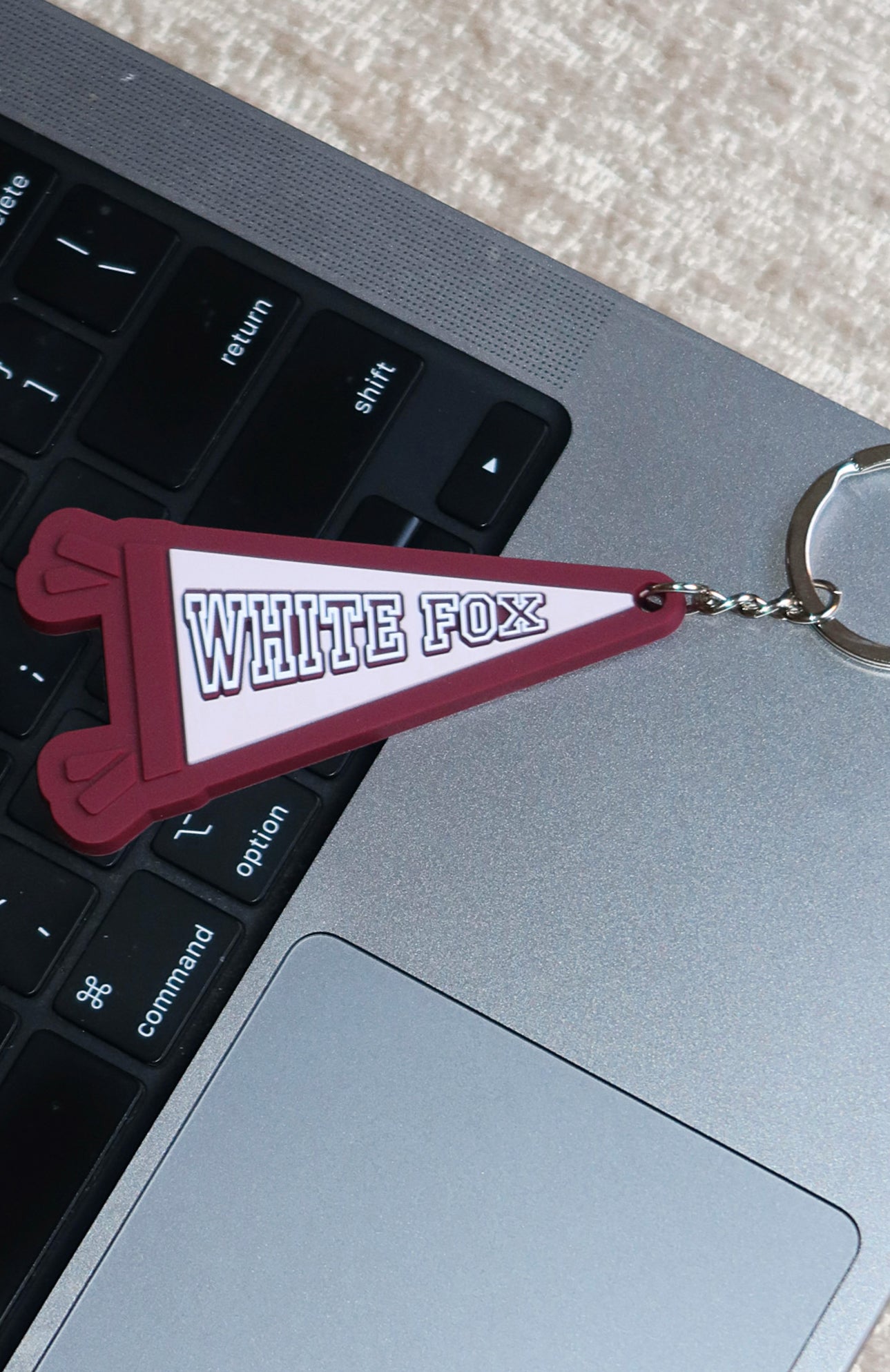 To The Beat Keychain Burgundy/Pink - Image 3