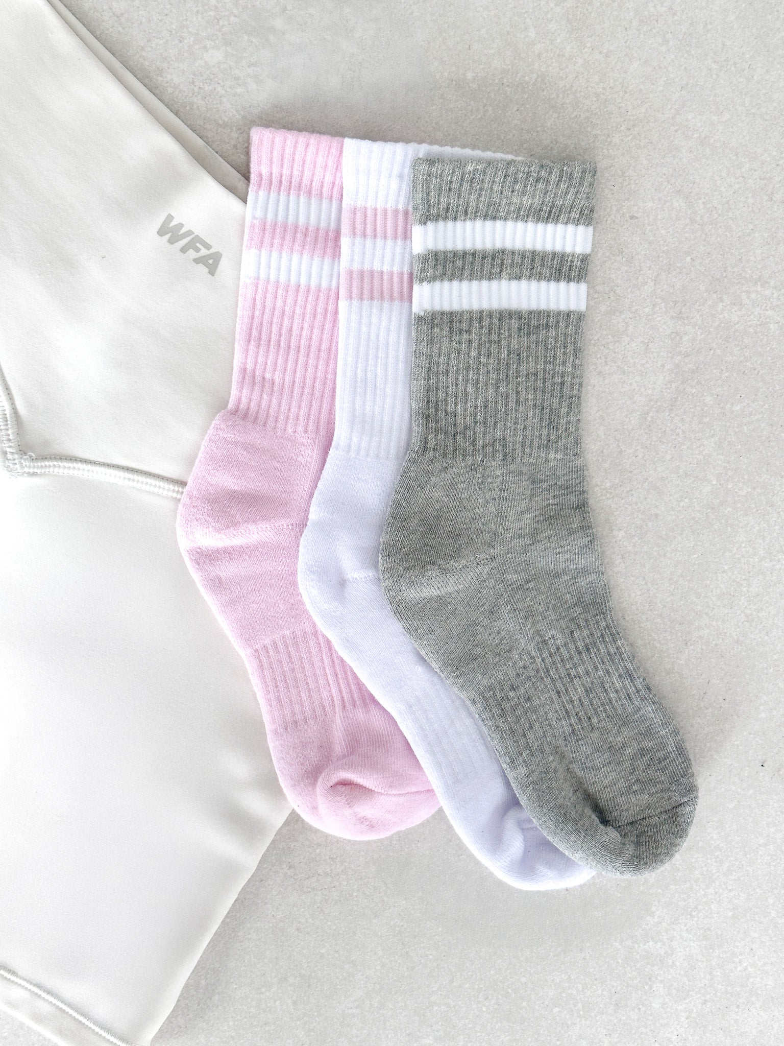 Wanna Be Close Socks Grey/White/Pink - Image 5